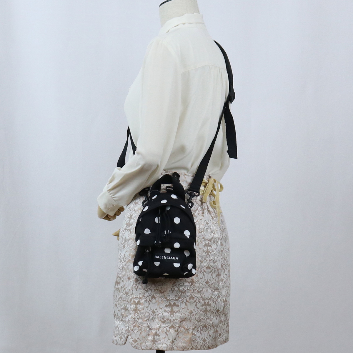 正規正規未使用 BALENCIAGA バレンシアガ エクスプローラー バック
