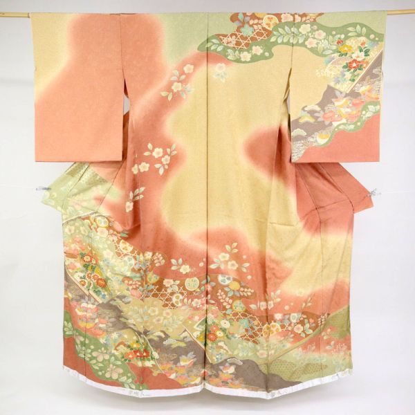 訪問着】仮絵羽 訪問着 雲取り 古典花々に辻が花 ピンク緑 袷 正絹