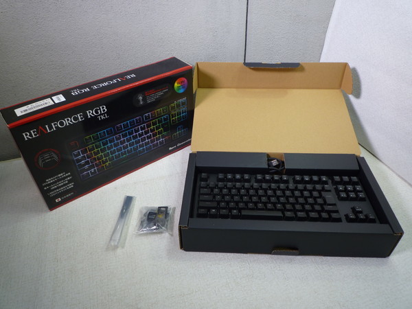 安いそれに目立つ 東プレ USBキーボード REALFORCE RGB TKL R2TLA-JP4G