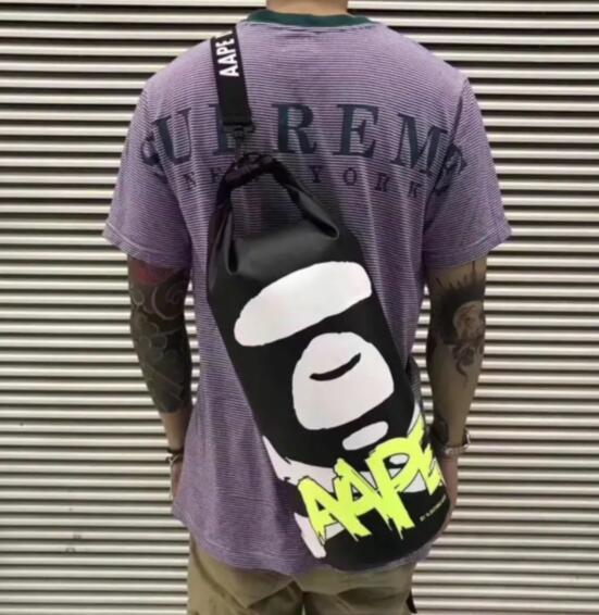 閉店処分　SALE新品未使用　ア　ベイシング　エイプ　A BATHING APE バッグ　ボディバッグ　★送料無料あり★男性用バッグ　メンズバッグ　_画像1