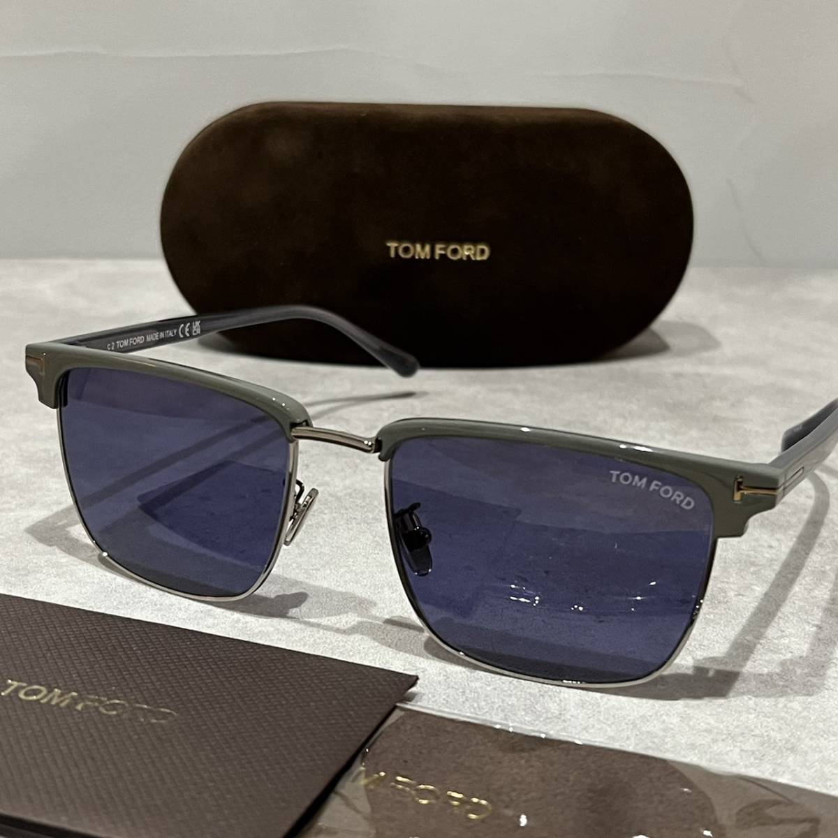 【送料無料】【正規品・新品】TOMFORD トムフォード TF997 FT997 51V フルリム ウェリントン ボストン イタリア製 サングラス メガネ 眼鏡