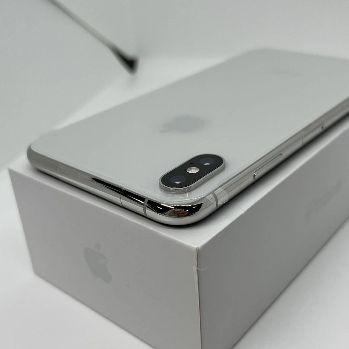 新品 iPhone Xs Max Silver 64 GB SIMフリー 本体｜PayPayフリマ