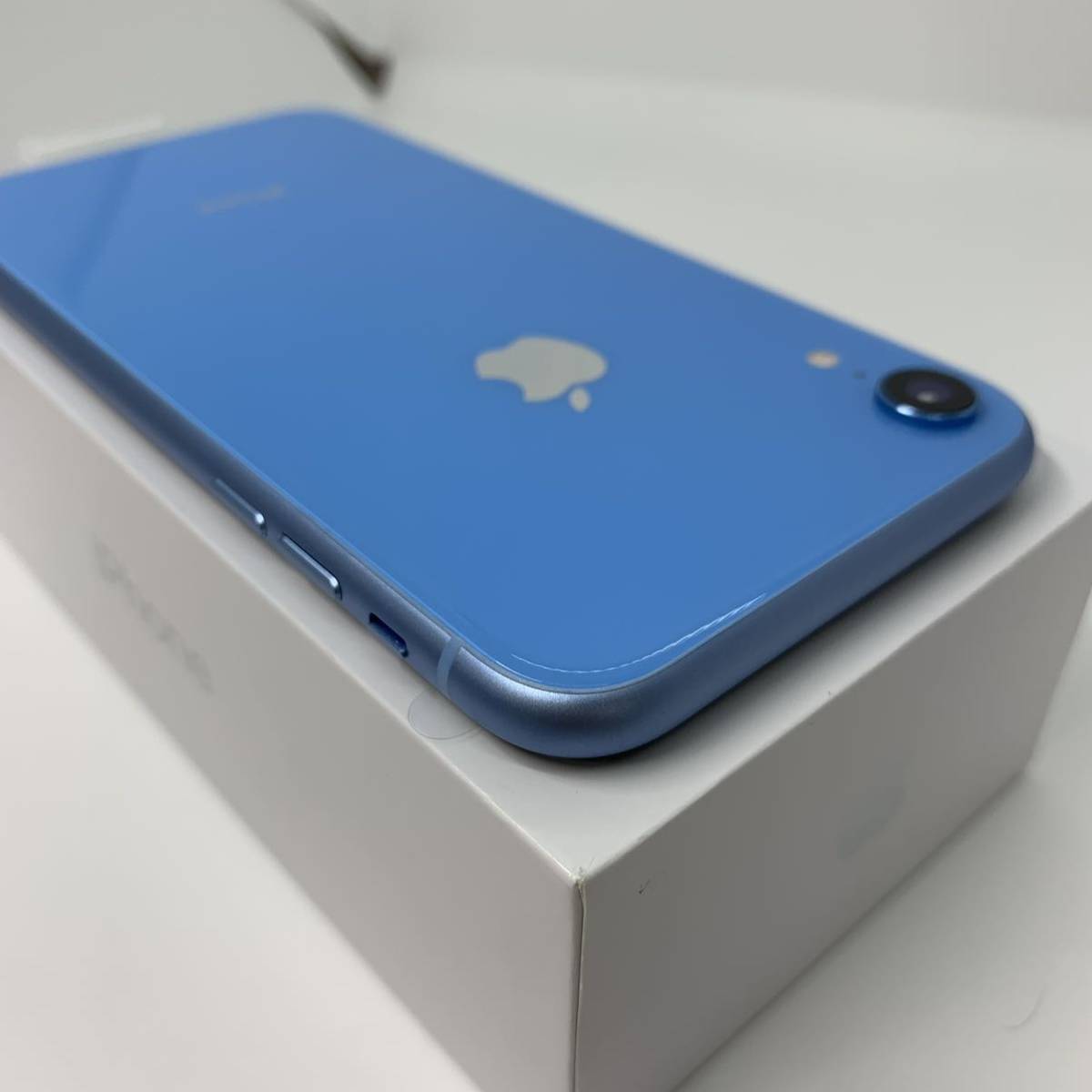 新品 iPhone XR Blue 256 GB SIMフリー 本体