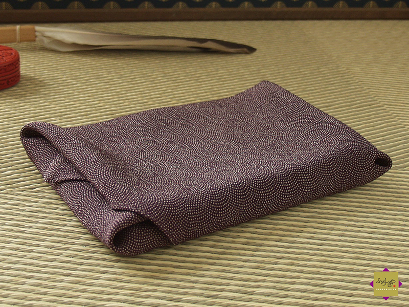 正絹 風呂敷 鮫小紋・無地/紫&金茶 68cm ご進物を包んで