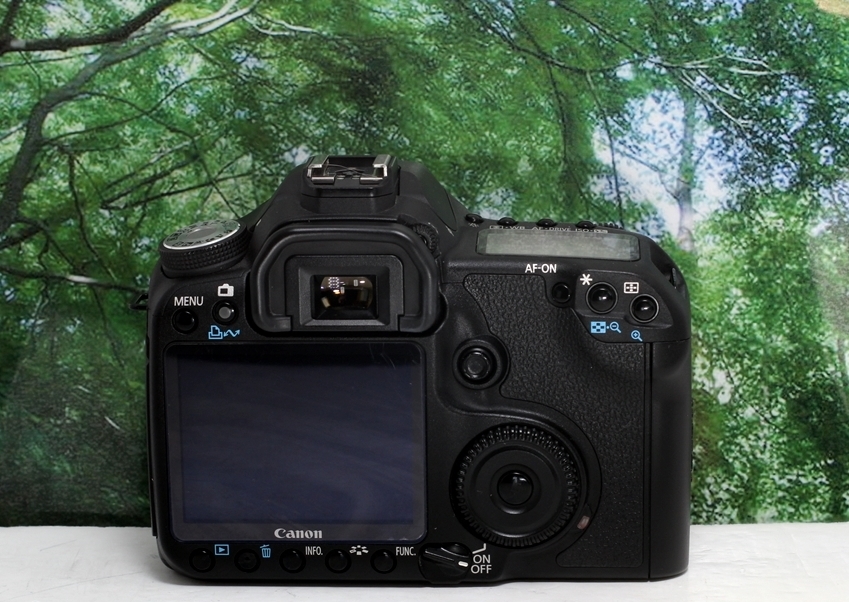当店限定販売 ❤wi-fi SD付☆超高速連写♪美品canon EOS 40D♪付属品