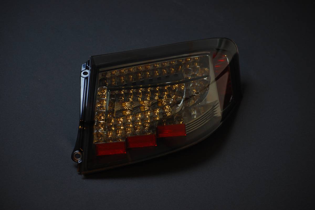 【保証1年間】ポルシェ 911 LEDテールランプ (カレラ 4S GT2 996) スモーク_画像1