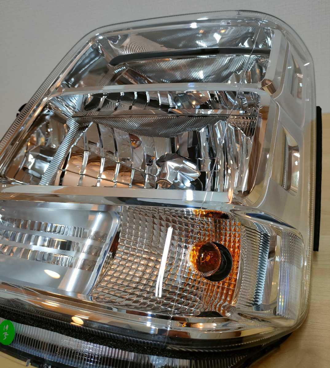 新車外し/バラスト付) エブリィ エブリィワゴン DA17W 純正 HID