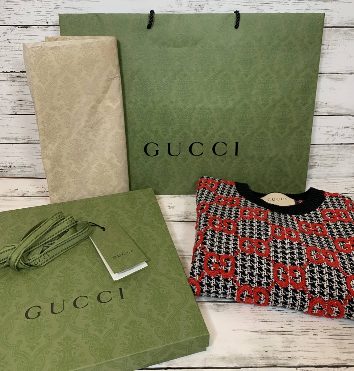 サイズや】 新品 GUCCI グッチ ニット 半袖 ブラック レッド 箱付き