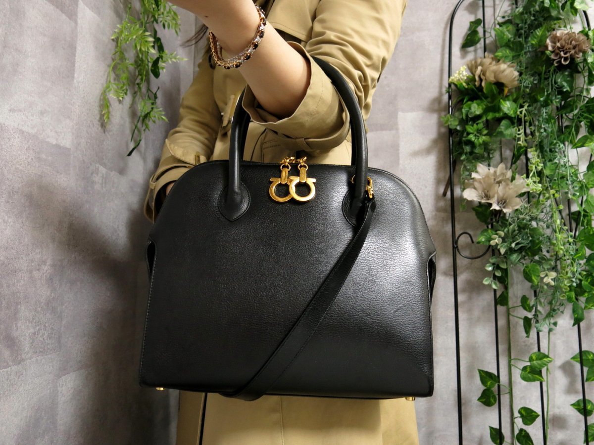 気質アップ】 123ADE 黒色 Salvatore ボディバッグ Ferragamo ナイロン