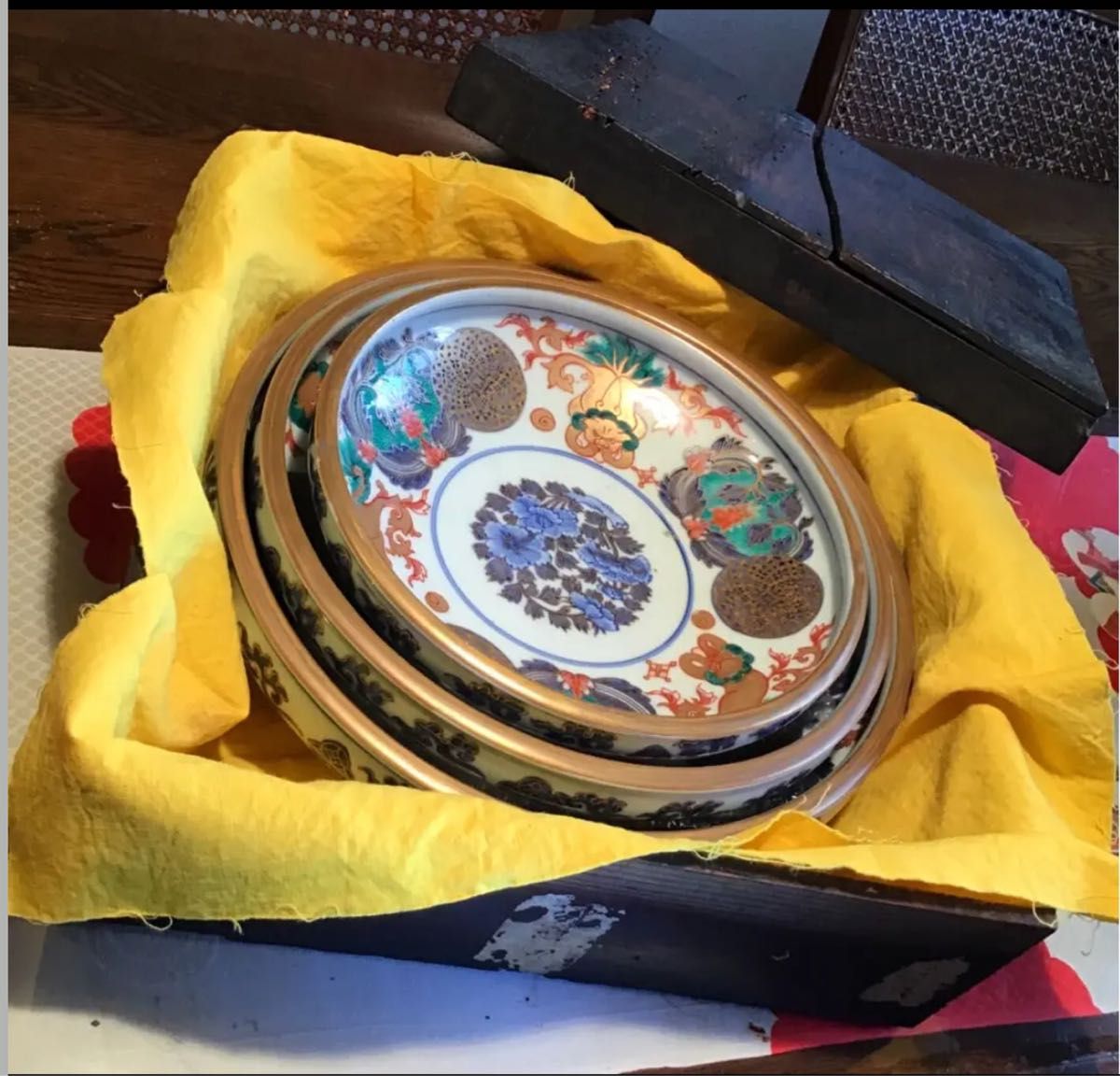 939古伊万里 最上手金襴手 唐獅子牡丹七宝紋様(冨貴長春)三ツ鉢 共箱付