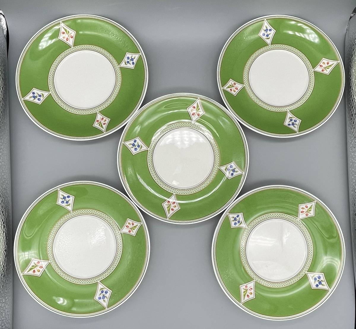 SALE/74%OFF】 HC 食器5点セット revecap.com