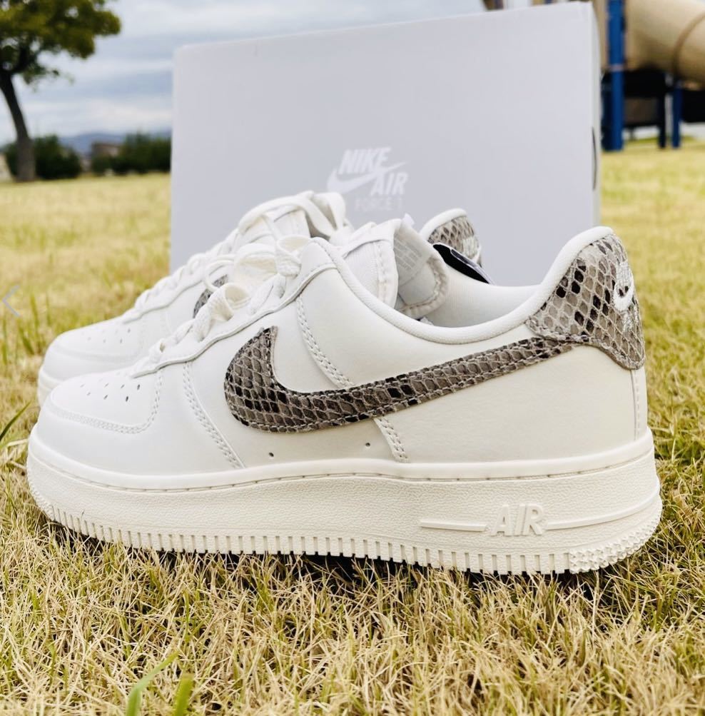 グリーン・ホワイト系 完成品♪ NIKE エアフォース1 パイソン 23.5cm