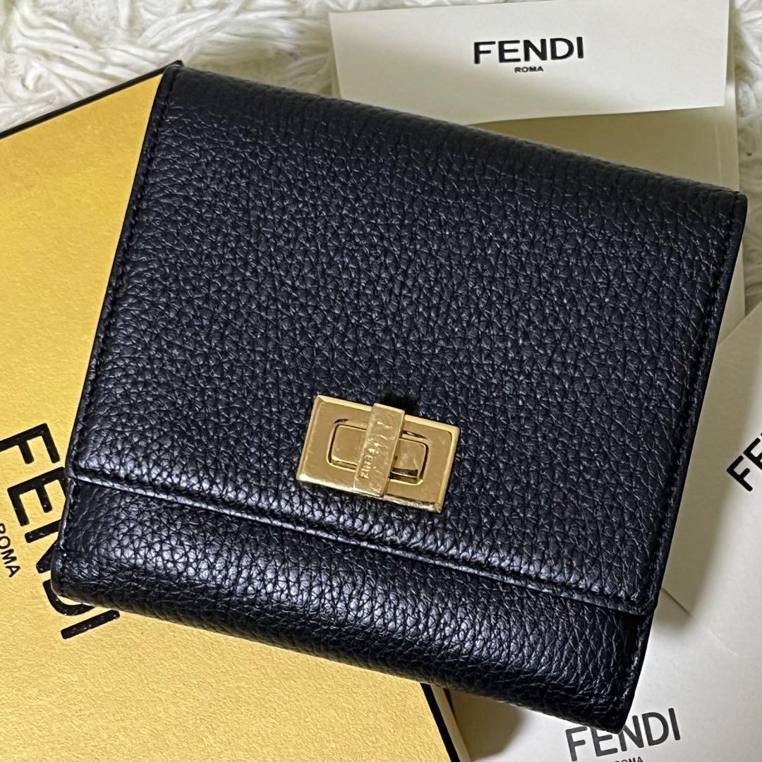 あくまでも】 FENDI フェンディ 二つ折り財布 サイフ ミディアム