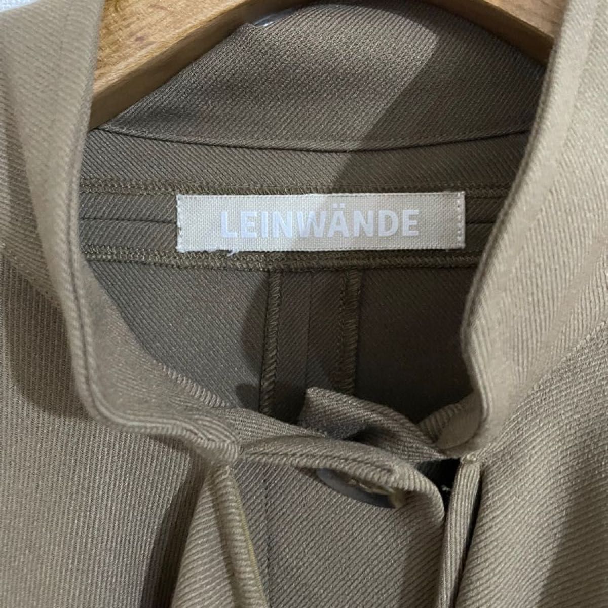 ラインヴァンドの「Mantle Coat」 マントルコート　カーキ　　LEINWANDE