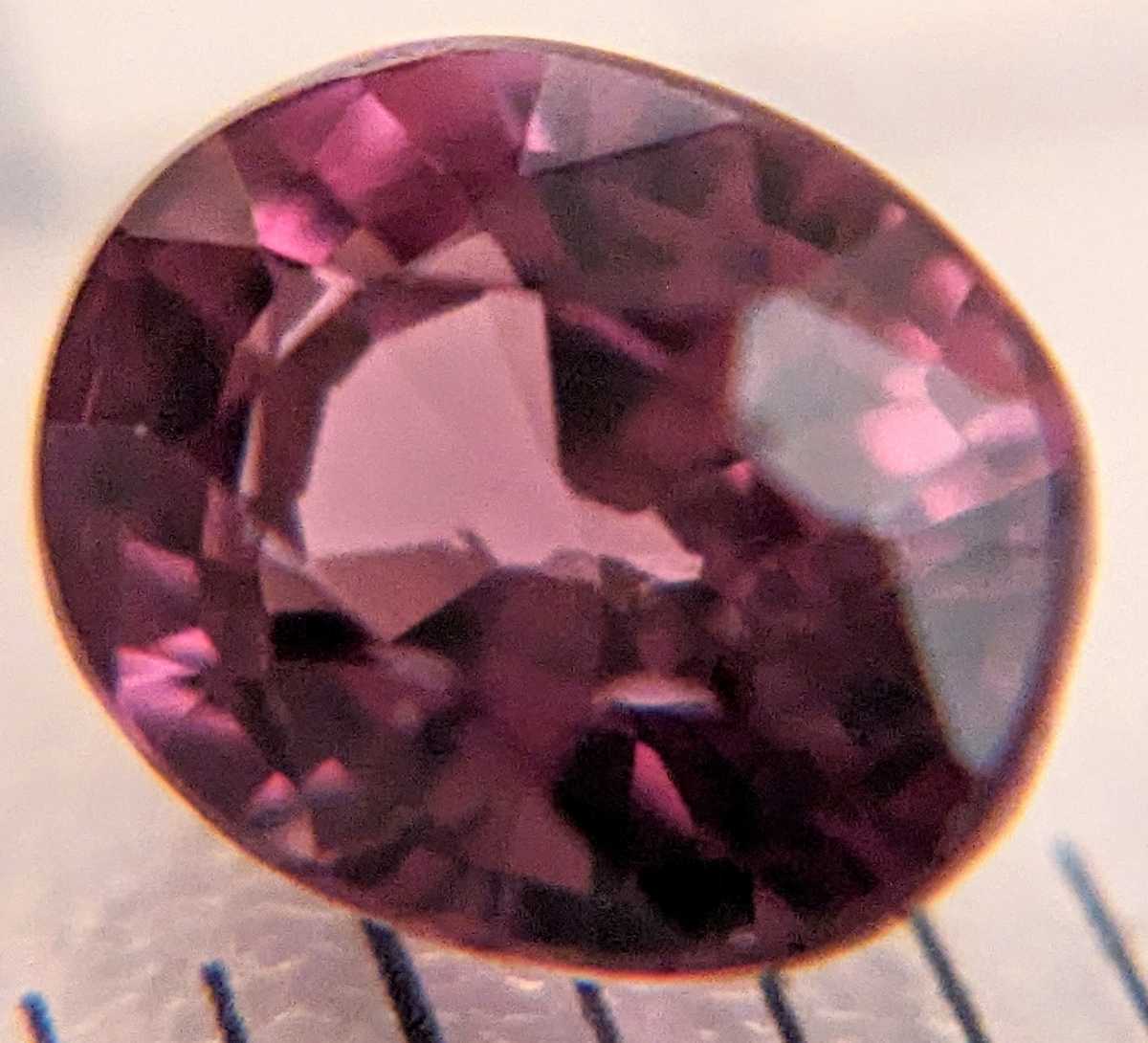 超良クラリティ 天然カラーチェンジガーネット 1.108ct ソーティング