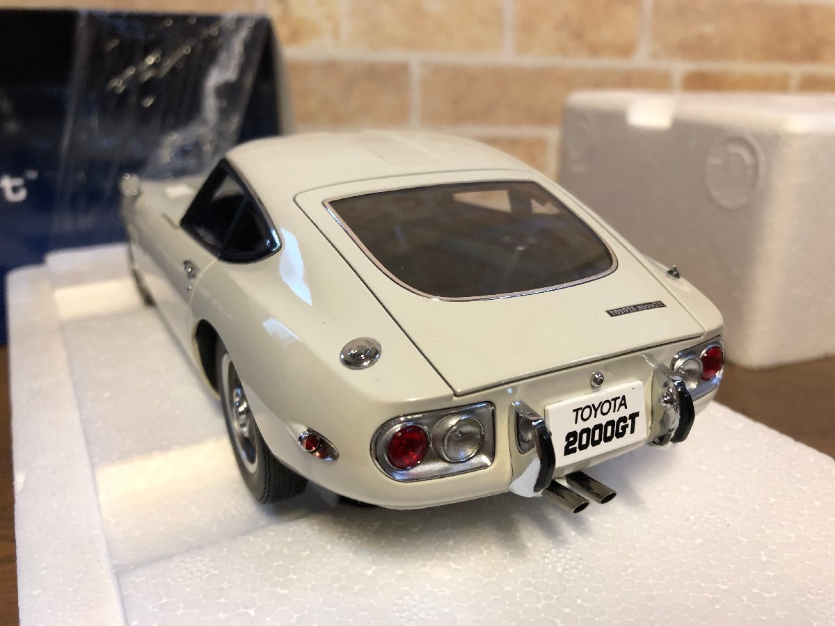 1/18 オートアート AUTO ART TOYOTA 2000GT | inmano.com.br