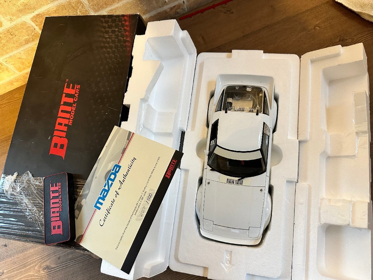  б/у 1/18 BIANTE Mazda RX-7(SA22C) рейсинг ( белый ),( Biante, KYOSHO, столица ., MAZDA, ограничение 500 шт. )