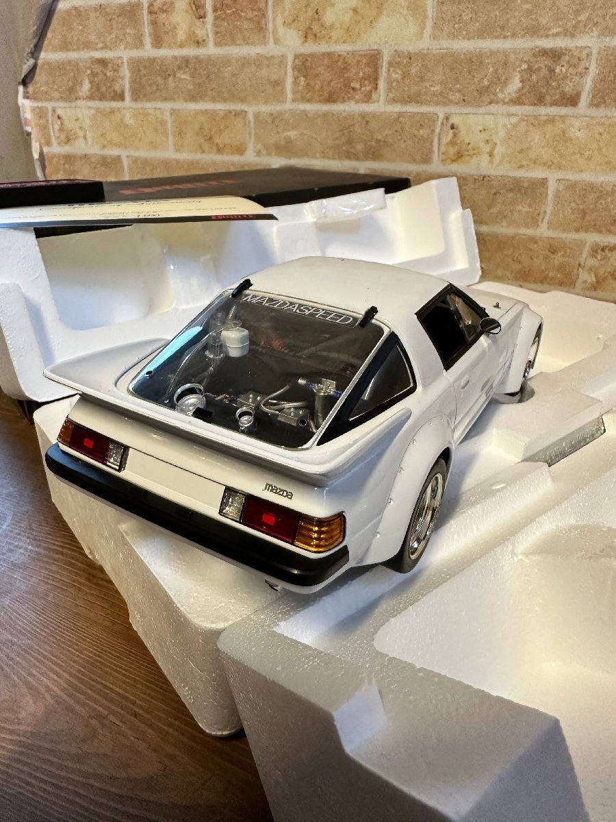  б/у 1/18 BIANTE Mazda RX-7(SA22C) рейсинг ( белый ),( Biante, KYOSHO, столица ., MAZDA, ограничение 500 шт. )