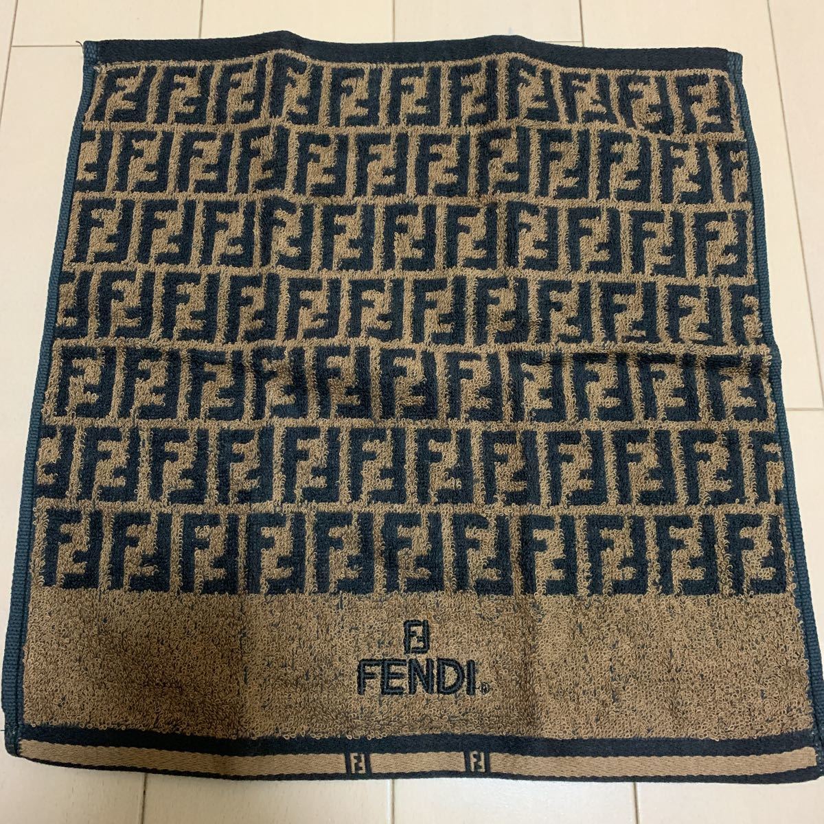 フェンディ FENDI タオルハンカチ ハンドタオル ズッカ柄|Yahoo フェンディ FENDI タオルハンカチ ハンドタオル ズッカ柄|Yahoo