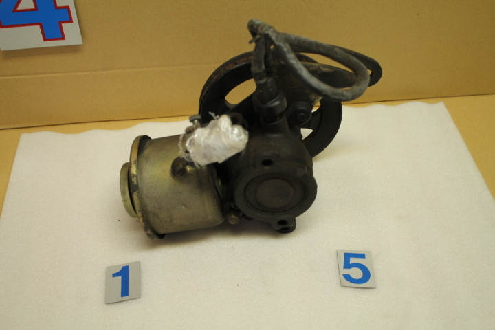 K-666-4 Toyota GS120 Crown power steering pump 44320-30041