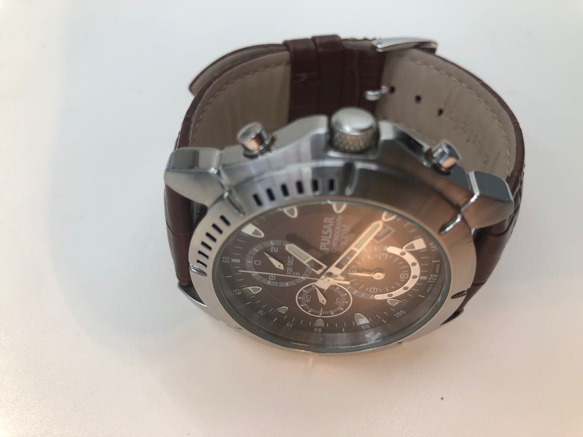 美品   セイコーパルサークロノグラフ腕時計 クォーツデイト  純正本革ベルト 電池新品に交換済