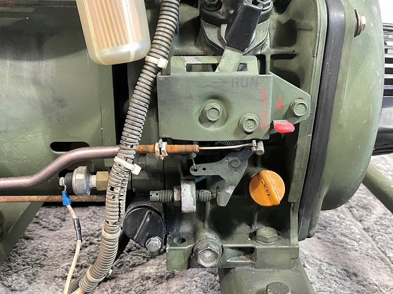 Yahoo!オークション - 【米軍放出品】DEWEY 発電機 2KW Yahoo!オークション - 【米軍放出品】DEWEY 発電機 2KW