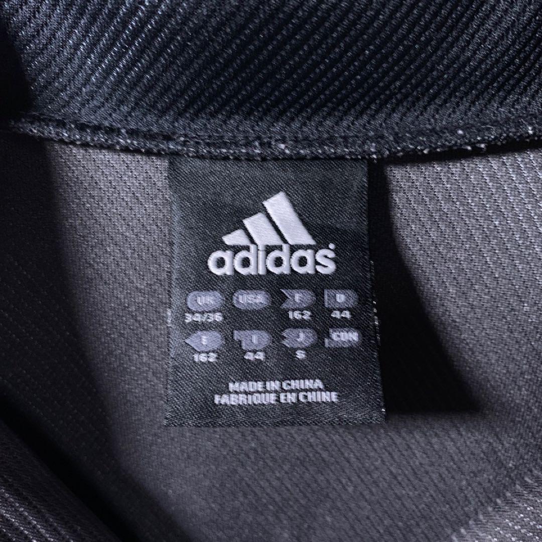 売れ筋アイテムラン adidas 00s サイドライン グレー 刺繍ロゴ 背面