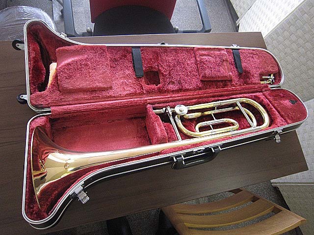 られます (4217) YAMAHA ヤマハ テナーバストロンボーン YSL-8420G を