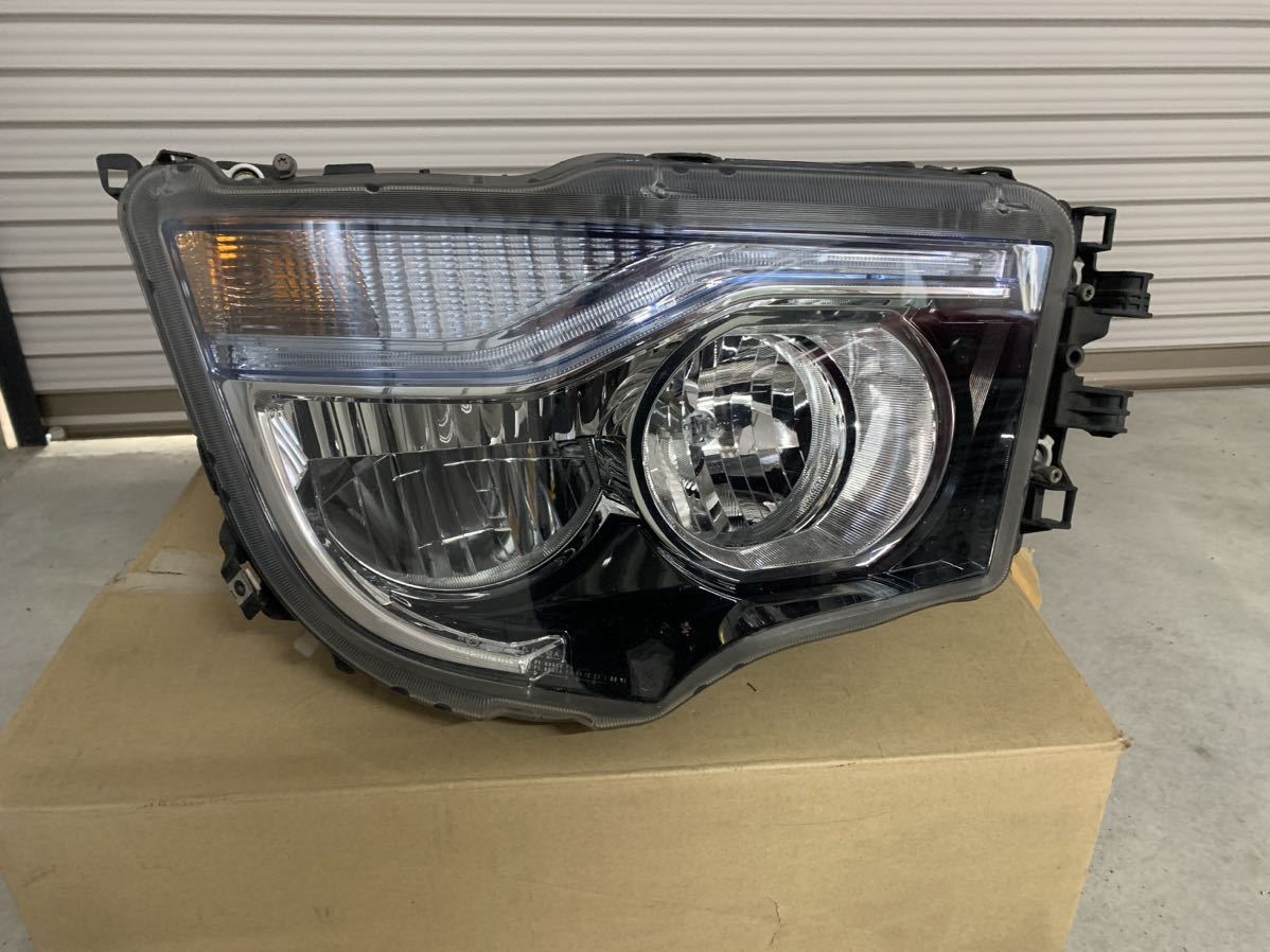 ヤフオク! - 三菱ふそう 17スーパーグレート 右ヘッドライト LED
