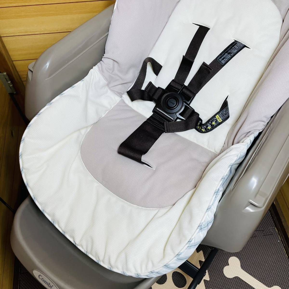 即決 使用期間3ヶ月 現行販売モデル 美品 ネムリラFF combi コンビ ベビーラック 送料込み ハイローチェア ネムリラ 値下げしました