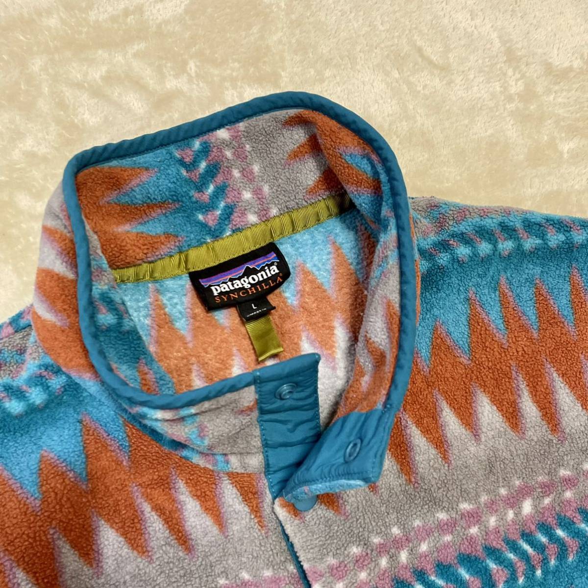 超歓迎された 美品☆patagonia 2017年製シンチラスナップ 総柄