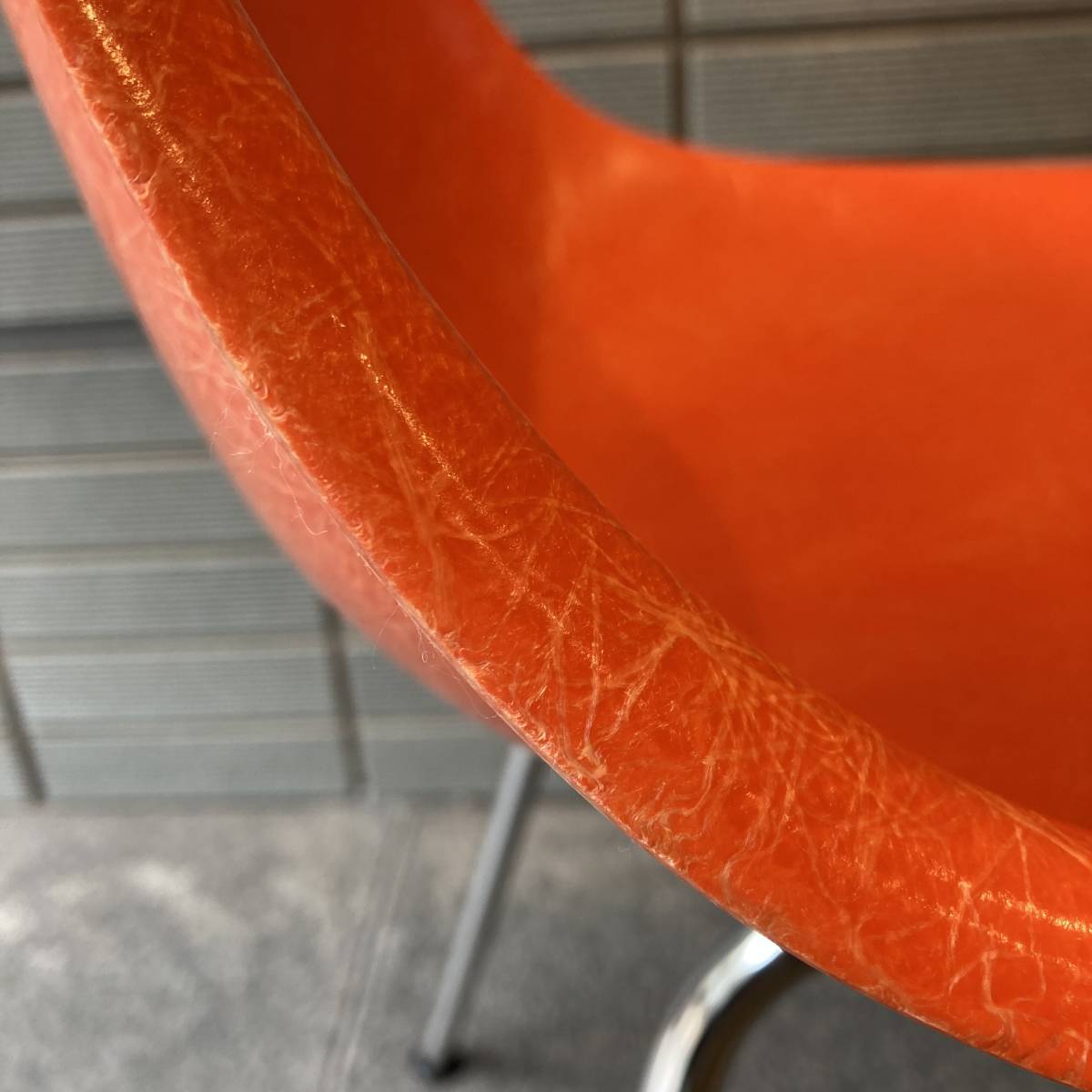 2021年製造 イームズ ファイバーグラスサイドチェア Eames Molded Fiberglass Side Chair / ハーマンミラー Herman Miller (2)_画像6
