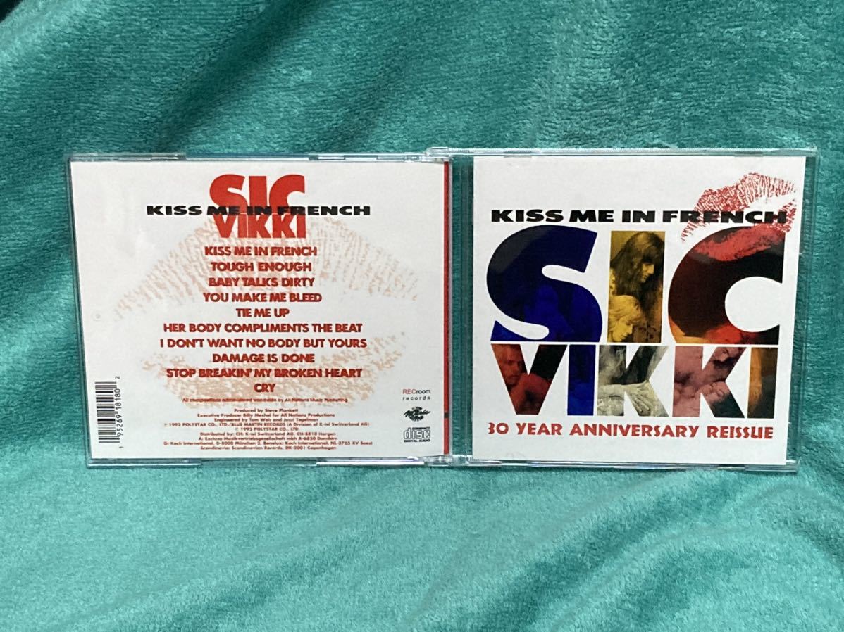 SIC VIKKI/KISS ME IN FRENCH 30YEAR ANNIVERSARY 中古 輸入盤 新品同様 シック・ヴィッキ Streetside Picasso メロハー メタル_画像1