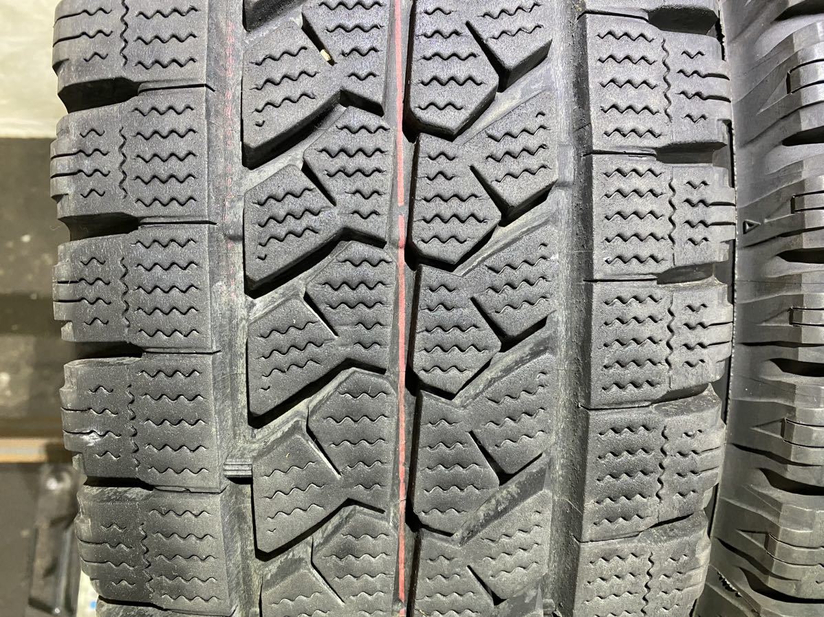 X1660　☆深溝スタッドレス☆ BS ブリヂストン BLIZZAK W979　215/70R17.5 118/116L LT 4本価格　2018年製_画像4