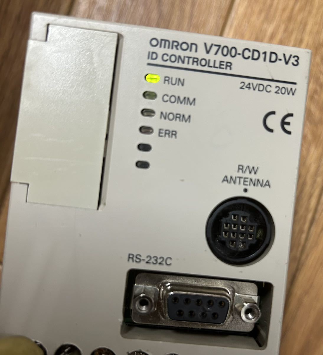 通電確認済　OMRON V700-CD1D-V3