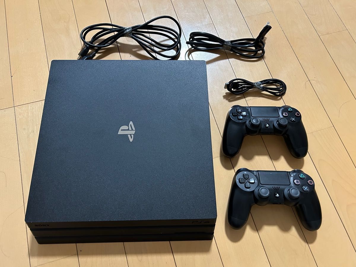 再入荷!】 PS4 cuh-7200b ホワイト 1TB コントローラー2つ付き 家庭用