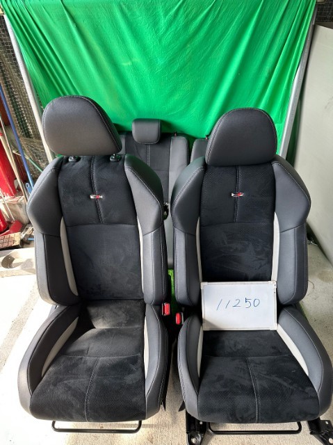 送料無料キャンペーン?】 #11250 NHP10 GRスポーツ トヨタ アクア