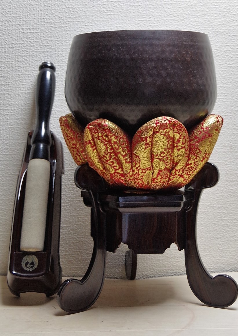 大徳寺 りん 磬子 5寸 口径18cm【美品】 仏具 おりん1 0kg 銅 大徳寺 りん 磬子 5寸 口径18cm【美品】 仏具 おりん1 0kg 銅