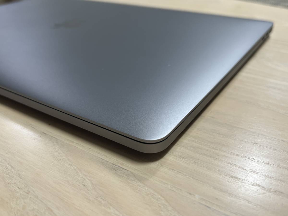 MacBook Pro Touch Bar+Touch ID 15インチ Mid 2018 Core i7 2.6GHz 16GB SSD 512GB スペースグレイ MR942J/A RETINA RADEON Pro 560X_画像4