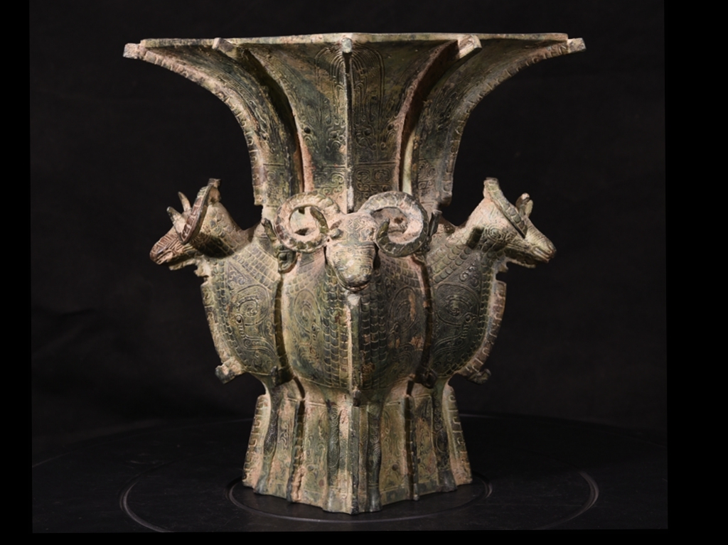・中国・商周時代・青銅器・饕餮紋・四羊方尊・中国古美術・古賞物・古董品