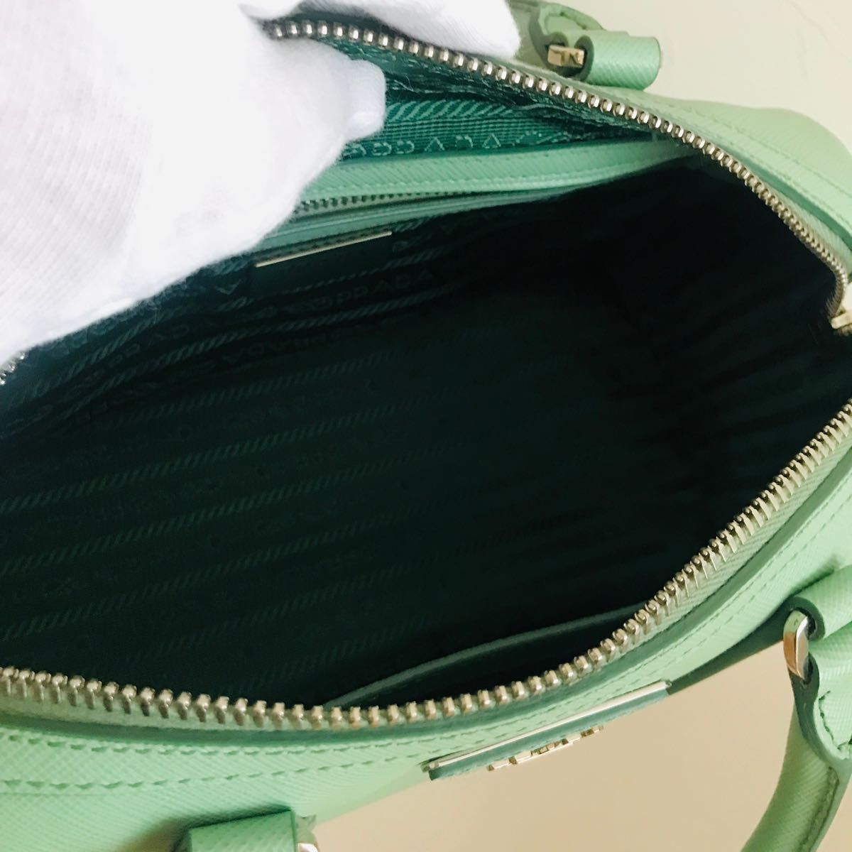 新品同様 極美品 春 PRADA プラダ 2wayショルダーバッグ ミニ 新品同様 極美品 春 PRADA プラダ 2wayショルダーバッグ ミニ