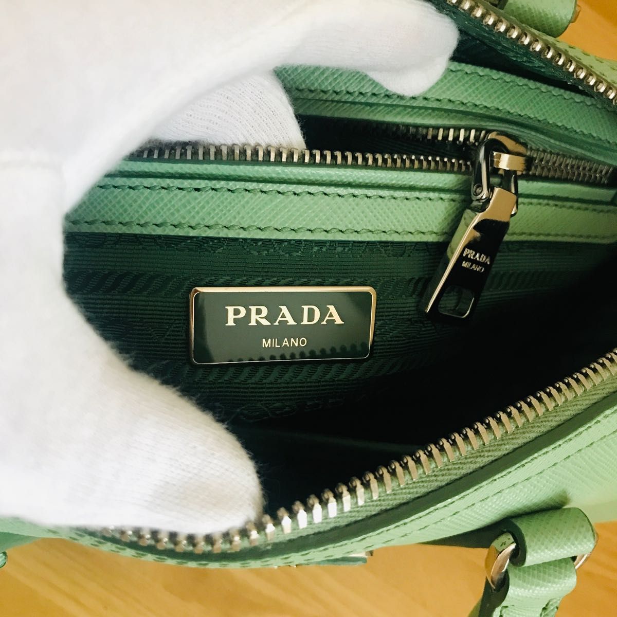 新品同様 極美品 春 PRADA プラダ 2wayショルダーバッグ ミニ 新品同様 極美品 春 PRADA プラダ 2wayショルダーバッグ ミニ
