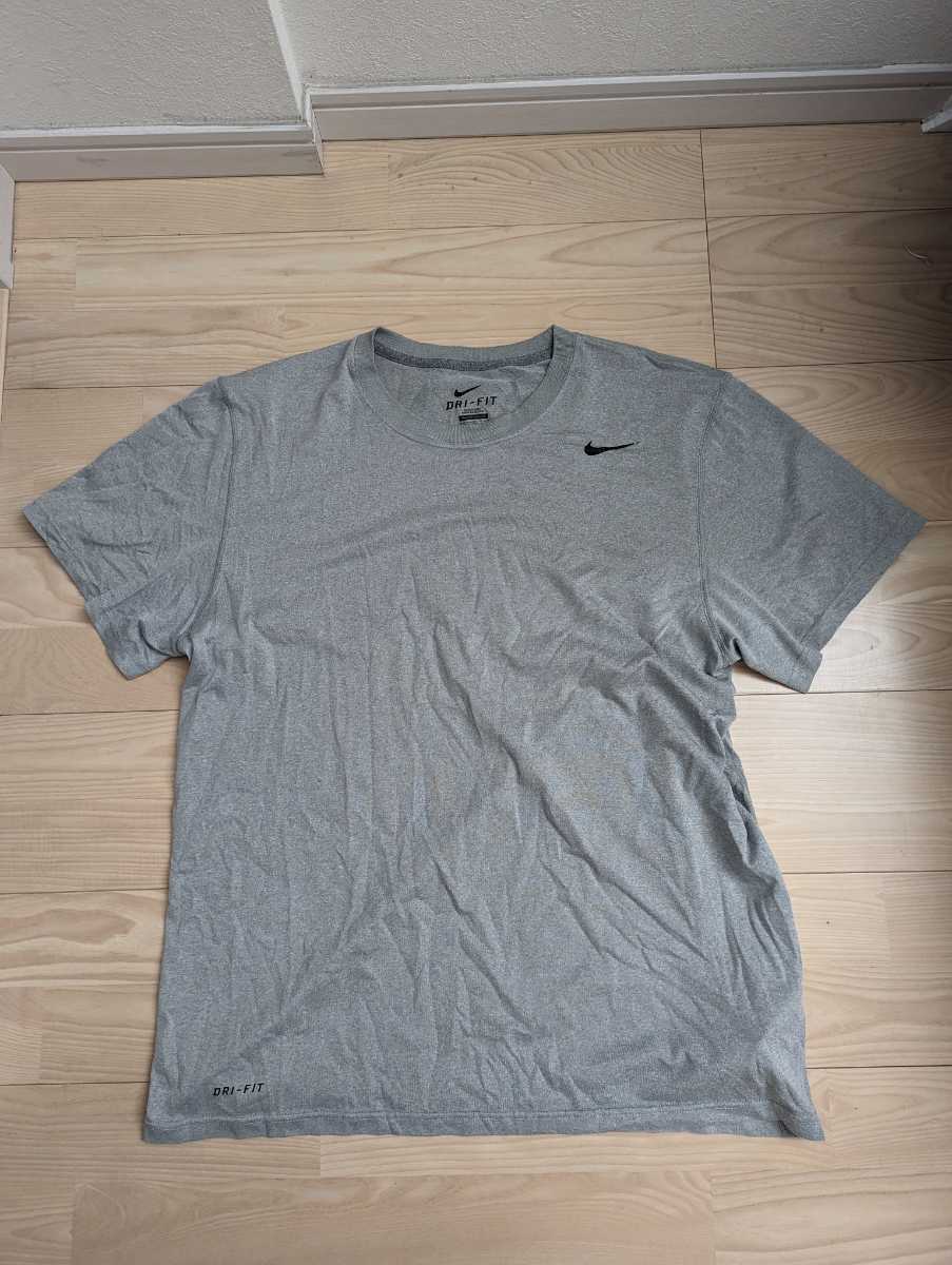 送料込！USED★Nike DRY-FIT ワンポイントTシャツ グレイ XL_画像1