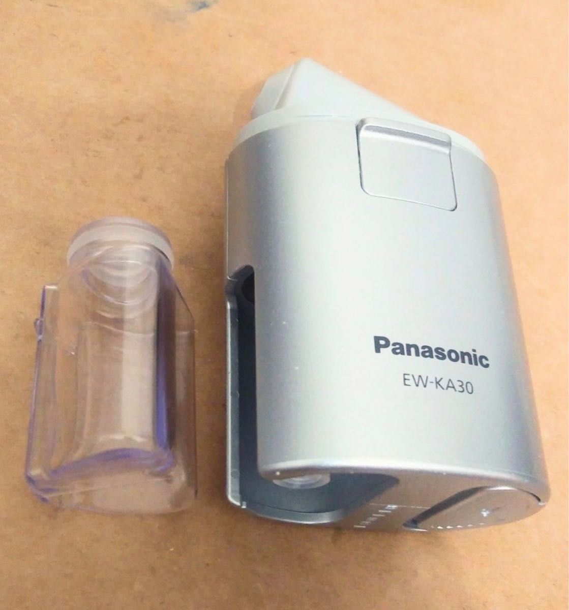 新品未使用！パナソニックPanasonic　ポケット吸入器　EW-KA30　現行品　ミストで喉を潤す　送料無料！