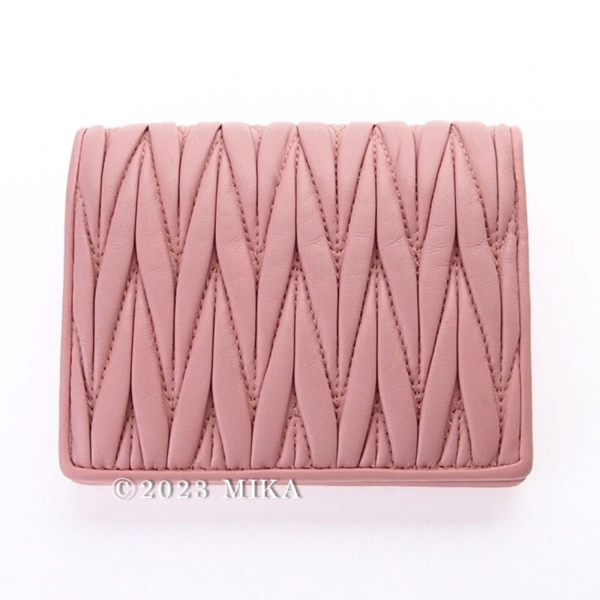 +500円 付属品あり ウォニョンちゃん 愛用 美品 miumiu +500円 付属品あり ウォニョンちゃん 愛用 美品 miumiu