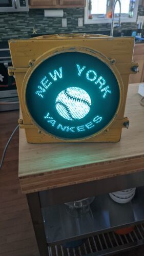 Vintage New York Yankees Baseball Light up Traffic Light Signal by LFE Man Cave 海外 即決