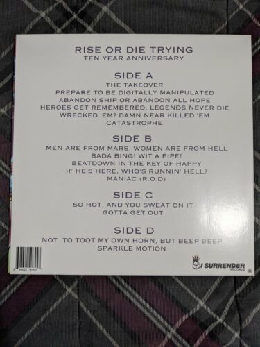 けしており Signed Rise or Die Trying 10 year anniversary Vinyl(with bonus) Four Year Strong 海外 即決 されており