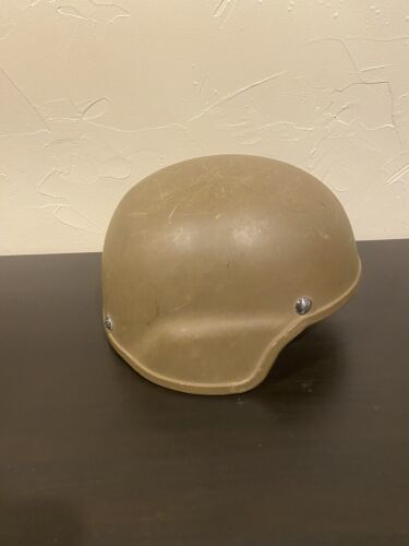 MEDIUM US Army Enhanced Combat Helmet ECH, Pads, And Chin Strap(Not ACH Or IHPS) 海外 即決