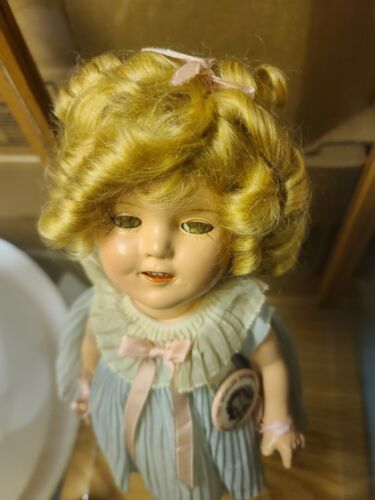 Shirley Temple Doll With stand and glass case. 海外 即決