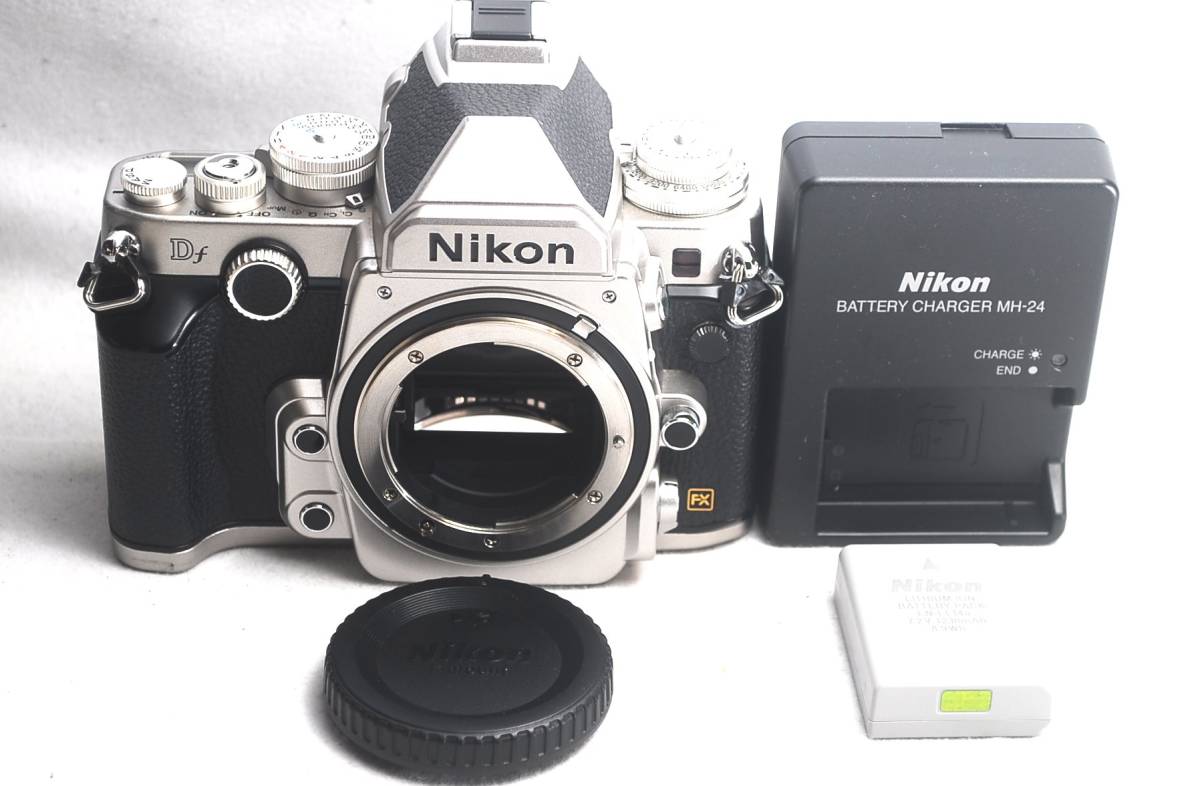 極美品 Nikonニコン Df ショット数少なめ 絶好調 C170 極美品 Nikonニコン Df ショット数少なめ 絶好調 C170